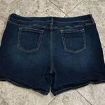 Torrid  Classic Skinny Shorts Vintage Stretch Dark Wash Size 20 Photo 7