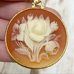 Vintage Unsigned Flower Cameo Brooch Pin Photo 2