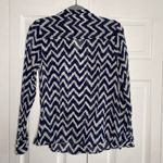 Milly  New York Womens 8 Navy Chevron Top Lightweight Button Long  Clean Girl Photo 4