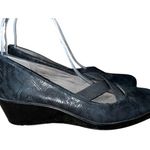 Michelle D Shoes Womens 8 Used Black Snake Skin Texture Wedge Photo 0