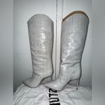 Schutz  Maryana crocodile-embossed leather knee-high boot in light grey 7B Photo 1