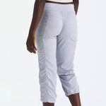 The North Face  Women's Aphrodite 2.0 Capris Photo 1