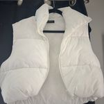 White Puffer Vest Size L Photo 0