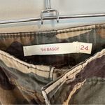 Levi's Women's Mid-Rise 94' Baggy Cargo Jeans 24 Photo 5