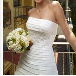 Stunning Casablanca Tiered Brushed Satin Wedding Gown! White Size 6 Photo 2