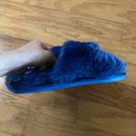 Flora Nikrooz NWT Flora Ladies Criss-Crosd Fluffy Slide Slippers Photo 1