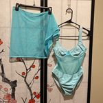 One Piece  swimsuit and matching sarong Photo 2