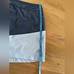 Adidas  Colorblocked golf Skort size medium tech ink blue white Photo 8