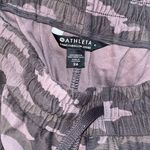 Athleta Camo Farallon Jogger Pants NWT! Sz 26 Photo 3