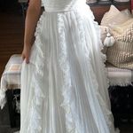 Mac Duggal Pleated Sleeveless Flowy Gown in White Size US 4 Photo 0