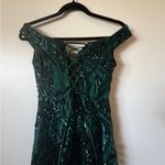 Elegant Green Off Photo 8