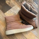 Hey Dude  Womens Margot Eco Bootie Boot Antique Rose Water Resistant Size 7 New Photo 0