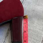 Karen Scott  NWOT maroon pumps. Photo 8