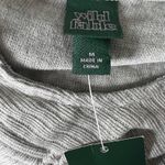 Wild Fable  Women's Gray Long Sleeve Ruched Cropped T-Shirt - Size Medium - NWT Photo 1