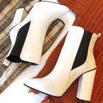 Boutique white booties Photo 0