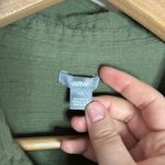 Aerie crinkle gauze cotton relaxed button down shirt in olive hue size L Photo 10