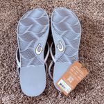 NWT OluKai Tiara Strappy Women Silver Leather Flat Sandals Size 11 Resort Beach Photo 3