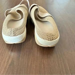 Women canvas lady walking shoes size 9 in beige new Photo 5