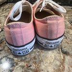 Converse  All Star Low Top Sneaker Size 7 Womens Mens Sz 5 Pink Chuck Taylor Photo 4