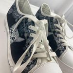 Boutique  Cat Sneakers size 6 Photo 2