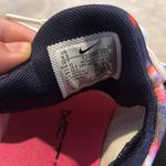 Nike  Women's White and Pink Athletic Shoes Photo 4