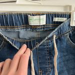 Celebrity Pink Skinny Jeans Photo 2