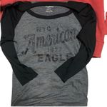 π¦
BUNDLE: red classic hoodie and American Eagle Raglan top π¦
Photo 3