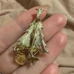 Vintage Christmas Tree Brooch w/ Virgin Mary Dangle Charm Gold Tone Green Enamel Photo 2