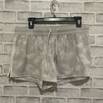 Reel Life Women’s gray and white floral water wicking shorts XL Photo 0