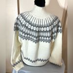 Gap  sweater ❄️NICE one❄️ Photo 1