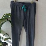 FIGS  Women's Livingston Basic Scrub Pants Photo 2