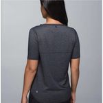 Lululemon Run Away Tee Heathered Black Womens Size 6 Technical Lightweight Photo 1