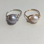 2‎ Faux Pearl White and Gray Wire Rings Silver Gold Tone Sizes 5 & 5.5 Dainty Photo 1