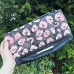 Betsey Johnson NWOT Wristlet Purse Bag Quilted Pink/Black w/ Bow Cosmetics Photo 2