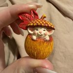 Hallmark 1985  Vintage Autumn Fall Chipmunk in Acorn Pin Brooch Photo 4