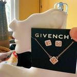 Givenchy  square diamond paved stud earrings & necklace set Photo 0
