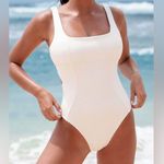 Berlook White Cut Out One Photo 0