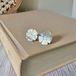 Vintage Flower Mother of Pearl Screwback Earrings “April” Beachy Mermaidcore Jewelry White Photo 1