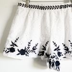 ZARA  White Eyelet Floral Embroidered Casual Shorts Boho Prairie sz Med Photo 1