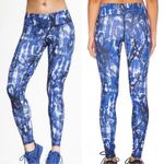 Alo Yoga  - Airbrush Leggings in Blue Snake Python - Size Small Photo 1