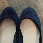 Isaac Mizrahi  Navy Blue Embossed Velvet Robyn‎ Pearl Heel Ballet Flats 6.5 Photo 6