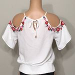 Thalia Sodi White embroidered blouse. NWOT Photo 2