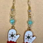Christmas Holiday White Mittens w Snowflakes Dangle Earrings Photo 1
