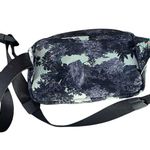 Lululemon Psychedelic Toile Peri Purple Multi Mini belt bag Photo 2