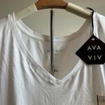 Ava & Viv  Women's White Short Sleeve V-Neck T-Shirt - Size 2X - NWT Photo 2