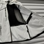 PinFin Womens Hooded Windbreaker Jacket Sz Medium White Outdoor Hiking Rain Coat Photo 3