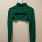 H&M  Sweater Cropped Photo 0