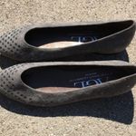 AGL Attilio Giusti Leombruni Grommet Flats Size 6 Photo 5