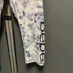 Bebe B24-Women's Sport Leggings Size L White Gray Tie Dye Capri Photo 2