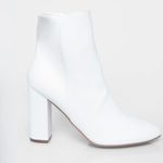 Pretty Little Thing  Booties White Ankle Photo 0